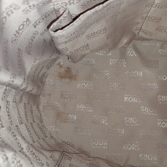 Michael Kors-Bucket Tote - Picture 5 of 7